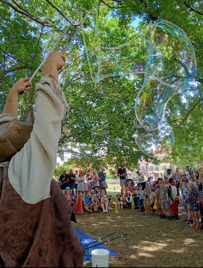 Bubble show crowd